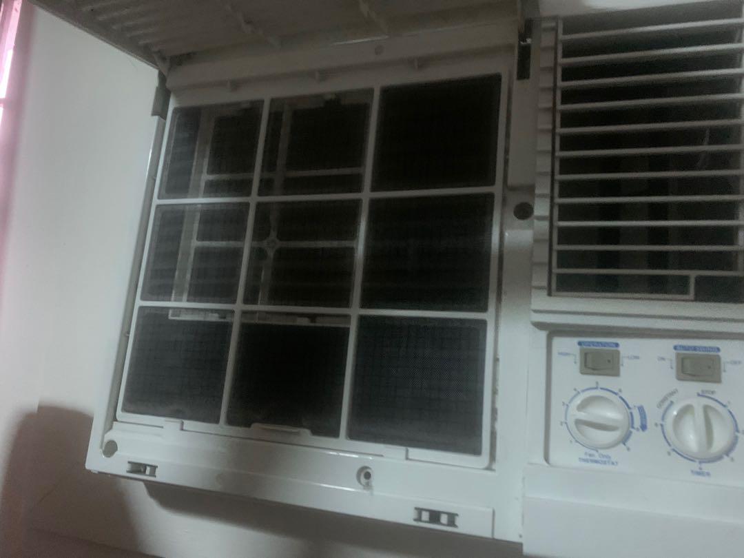 LG LA100TC Window Type Aircon 1HP (white) Manual with timer (2nd hand