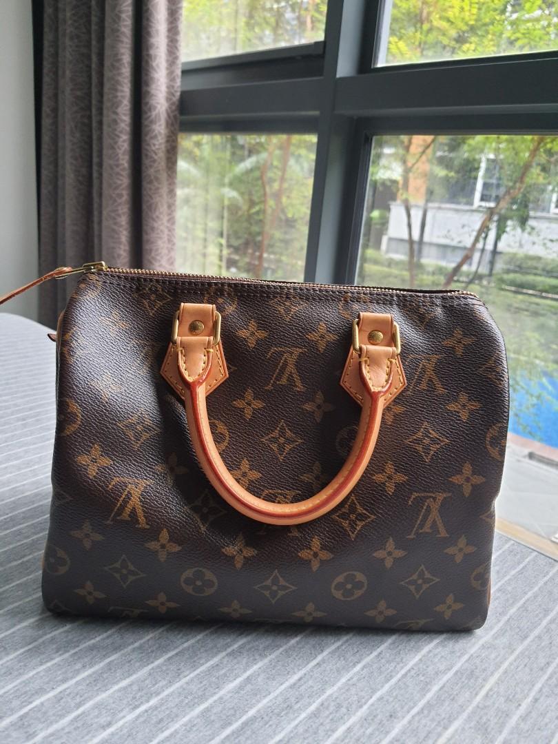 tory burch kira clutch