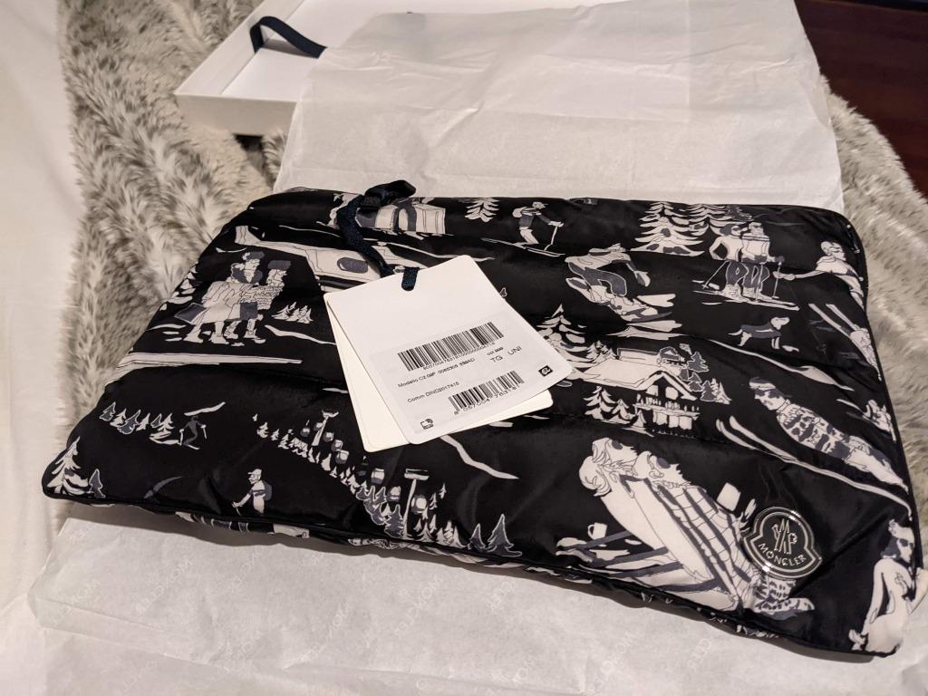 Moncler outlet laptop case