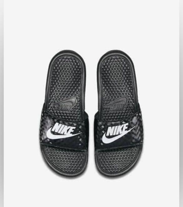 Nike women's discount benassi
