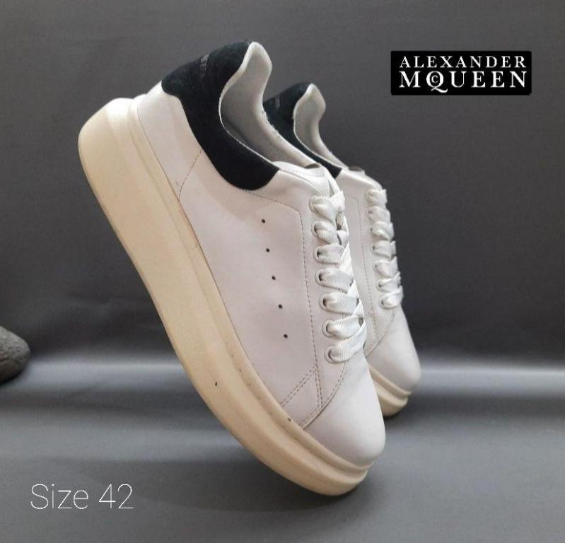 Sepatu Alexander McQueen Oversized Lether white black size 42 Fesyen Pria Sepatu Sneakers di Carousell