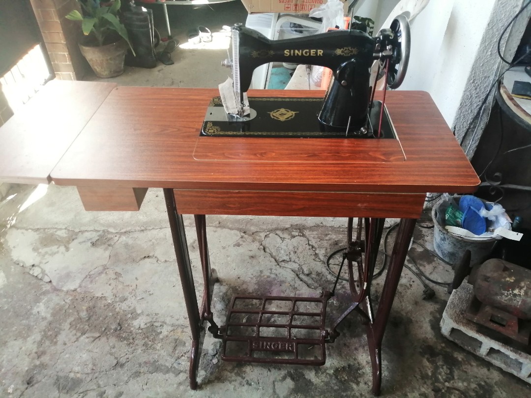 Singer sewing machine (brand new), Hobbies & Toys, Stationary & Craft