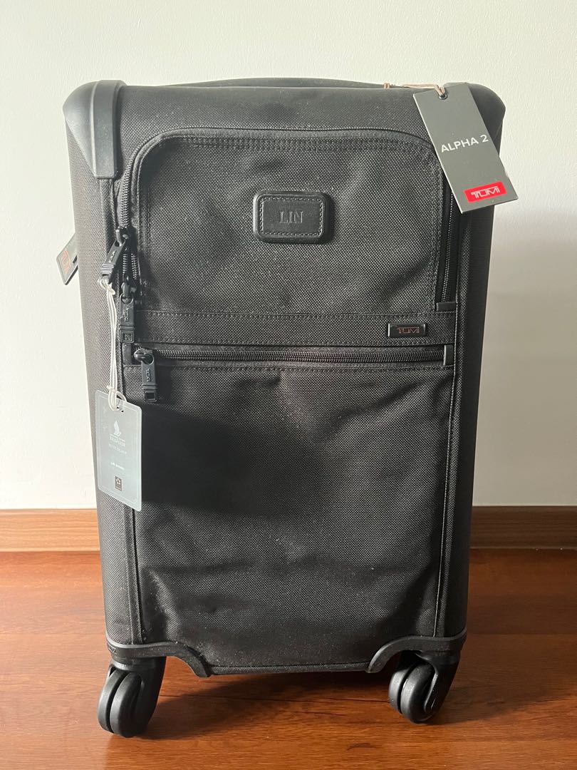 tumi alpha 2 carryon luggage, Hobbies & Toys, Travel, Luggage on Carousell