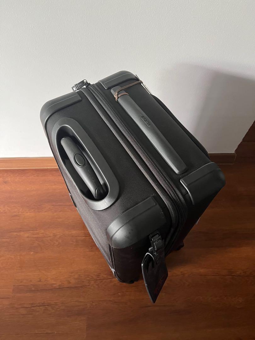 tumi alpha 2 carryon luggage, Hobbies & Toys, Travel, Luggage on Carousell