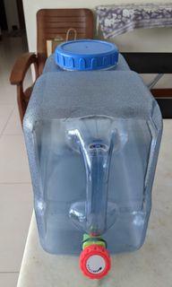 Water Dispenser / Can