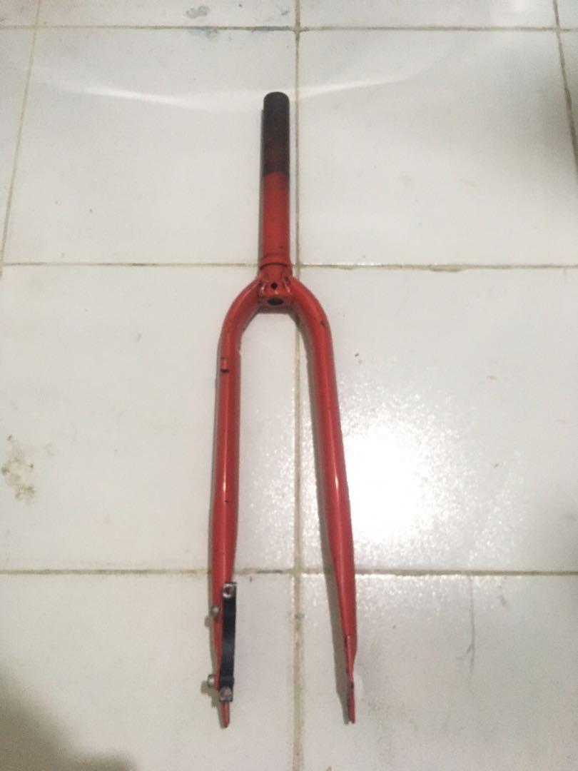 Steel clearance rigid fork