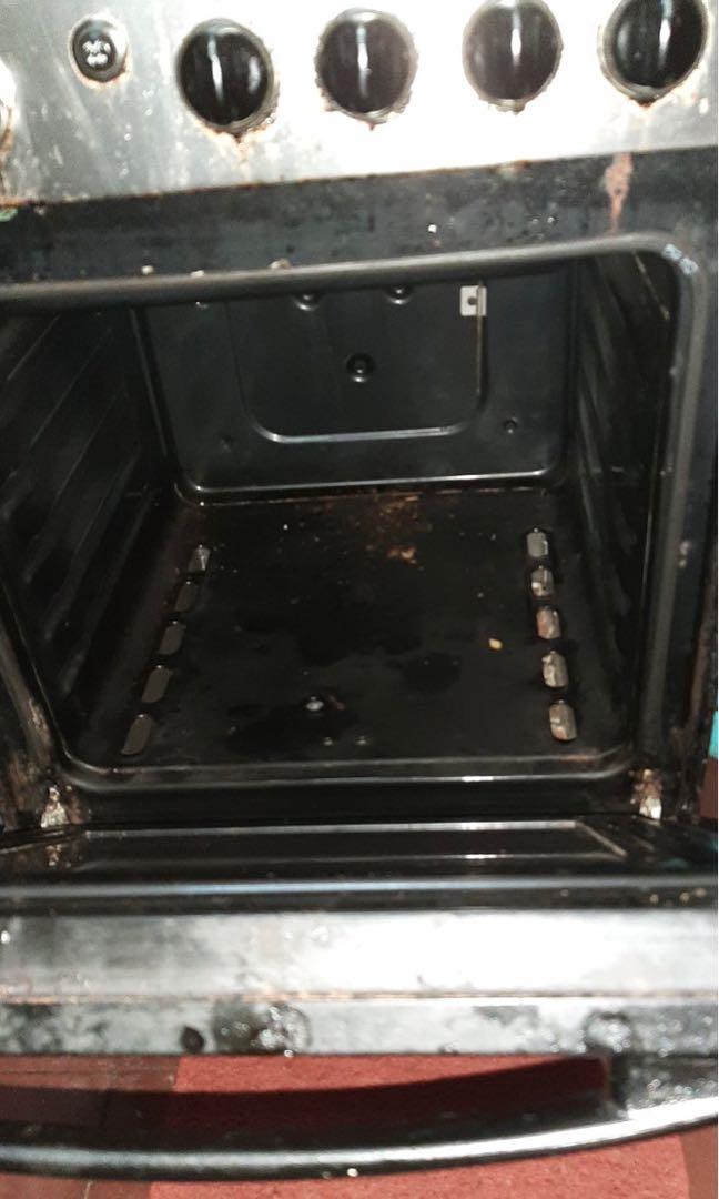 2nd hand Ariston gas range with oven, TV & Home Appliances, Kitchen