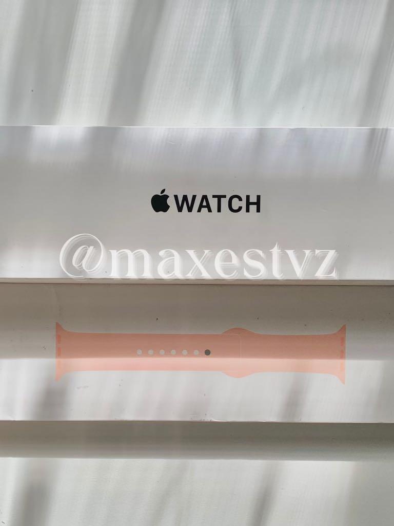 Apple Watch SE 44mm Space Gray (Aluminum) (Category: Wearables & Smart Watches) located in Quezon City. Submitted by maxestvz (Listing ID 1132834235, Image 3). Description: 𝗙𝗼𝗿 𝘀𝗮𝗹𝗲 𝐹𝑜𝑟 𝑠𝑎𝑙𝑒 Guaranteed Authentic Apple Watch for sale 💯 💖 Bought from US last December 2020. Barely used, wore this 5-10x only. Good as new. Not sealed. No more warranty but the item is working and in good condition. Inclusions: 44mm Space Gray Aluminum W