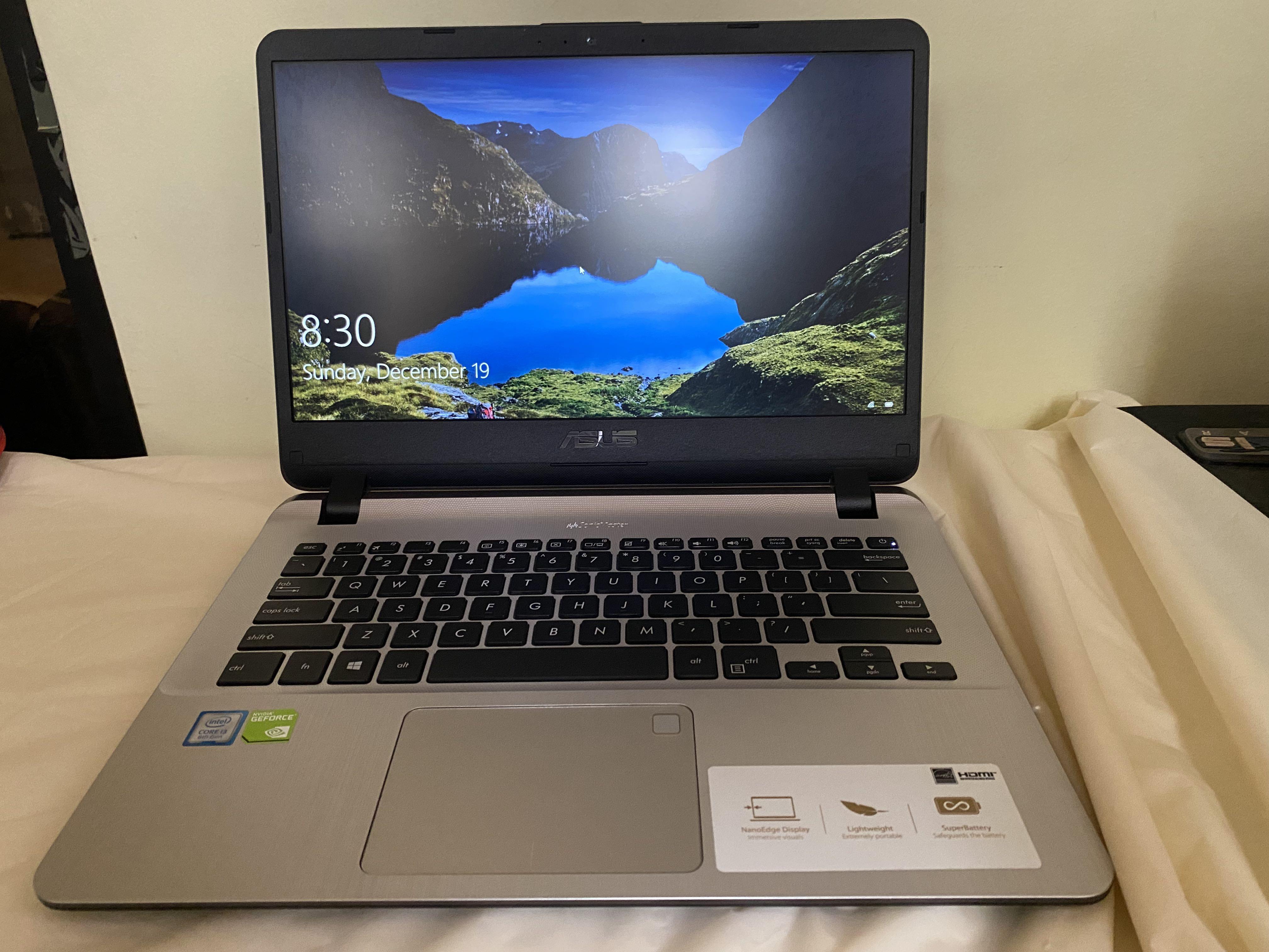 ASUS Vivobook 14 Laptop X407UF includes Padded laptop sleeves