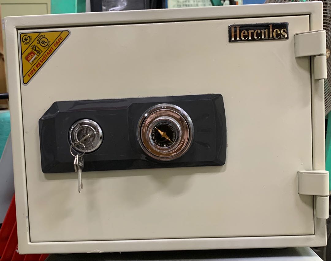 Beautiful Hercules Safe, Furniture & Home Living, Security & Locks