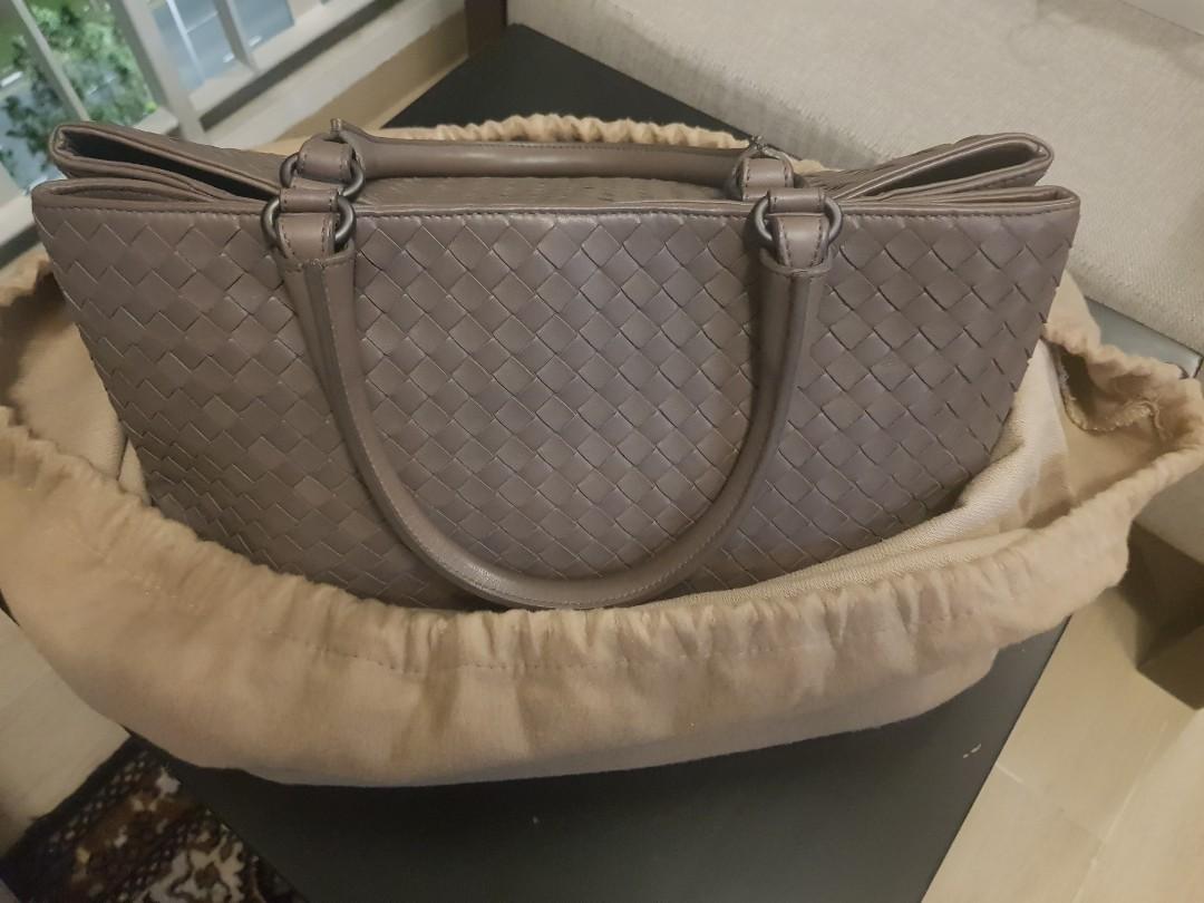Fourre-tout leather handbag Bottega Veneta Black in Leather - 26109248