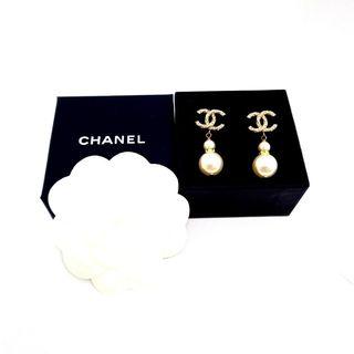 CHANEL - Earrings Dangling Pearls