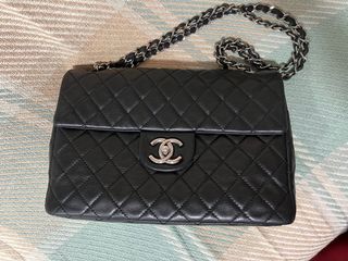(Category: ) located in . Submitted by ladyluxe55 (Listing ID 1132855477, Image 1). Description: .