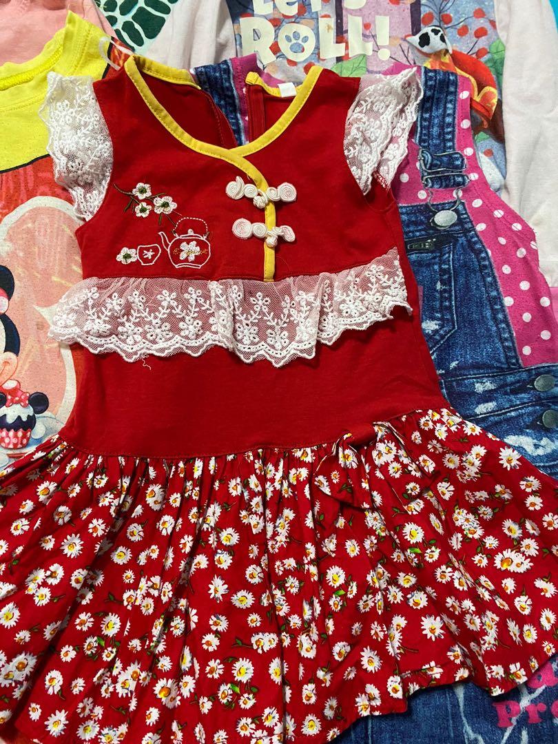 Clothes bundle (Category: Babies & Kids Fashion) located in Singapore. Submitted by livebird_a5cdd5 (Listing ID 1132755884, Image 4). Description: Some are well used and some used only once … size is for 3-4 yr old mostly . 2 tops ( micky and skye ) One paw patrol glow in dark pyjamas Cheongsam t shirt and shorts Leggings 3 yr old size. Self collect pls . Tks . .