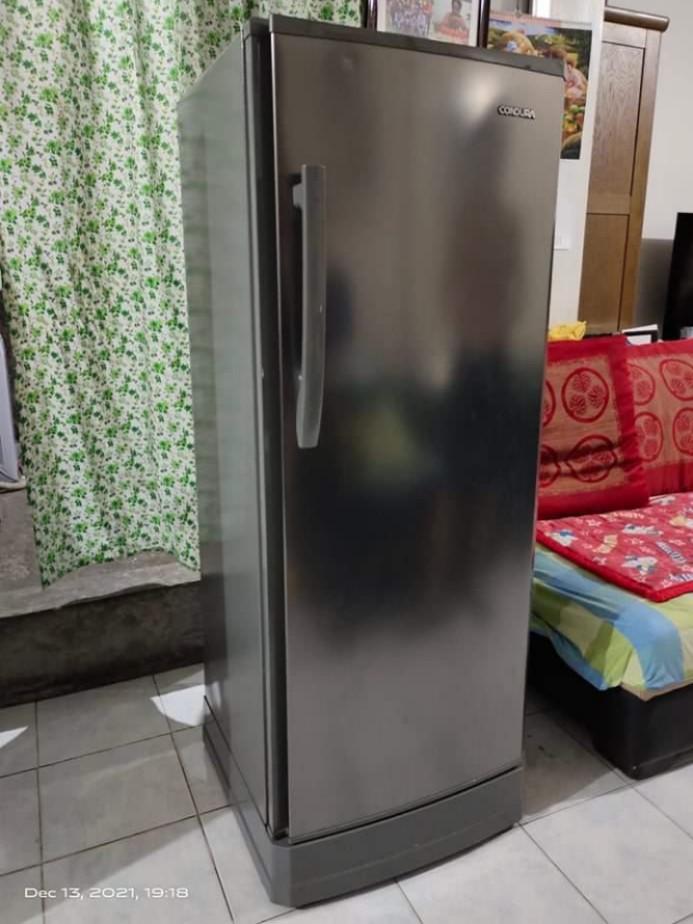 condura refrigerator 7.7 cubic feet