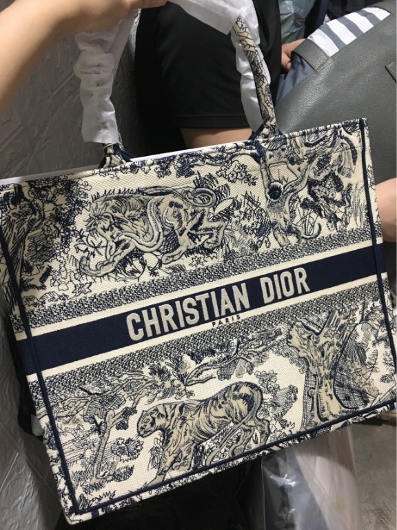 Christian dior tote bag tiger best sale