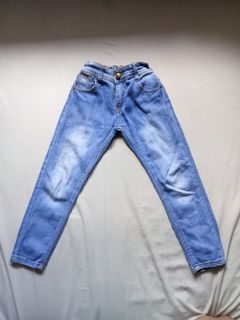 (Category: ) located in . Submitted by her_wardrobeee (Listing ID 1132784239, Image 1). Description: .