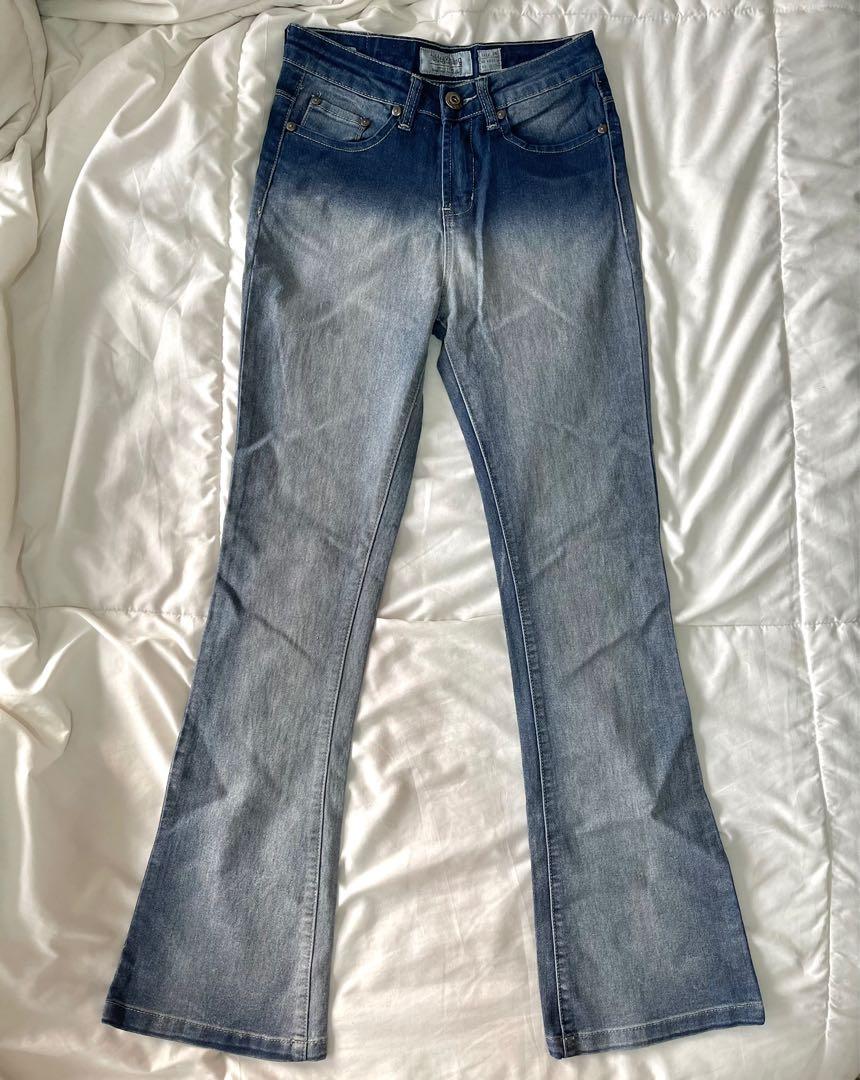 Folded & Hung Flare Jeans, Women's Fashion, Bottoms, Jeans on Carousell