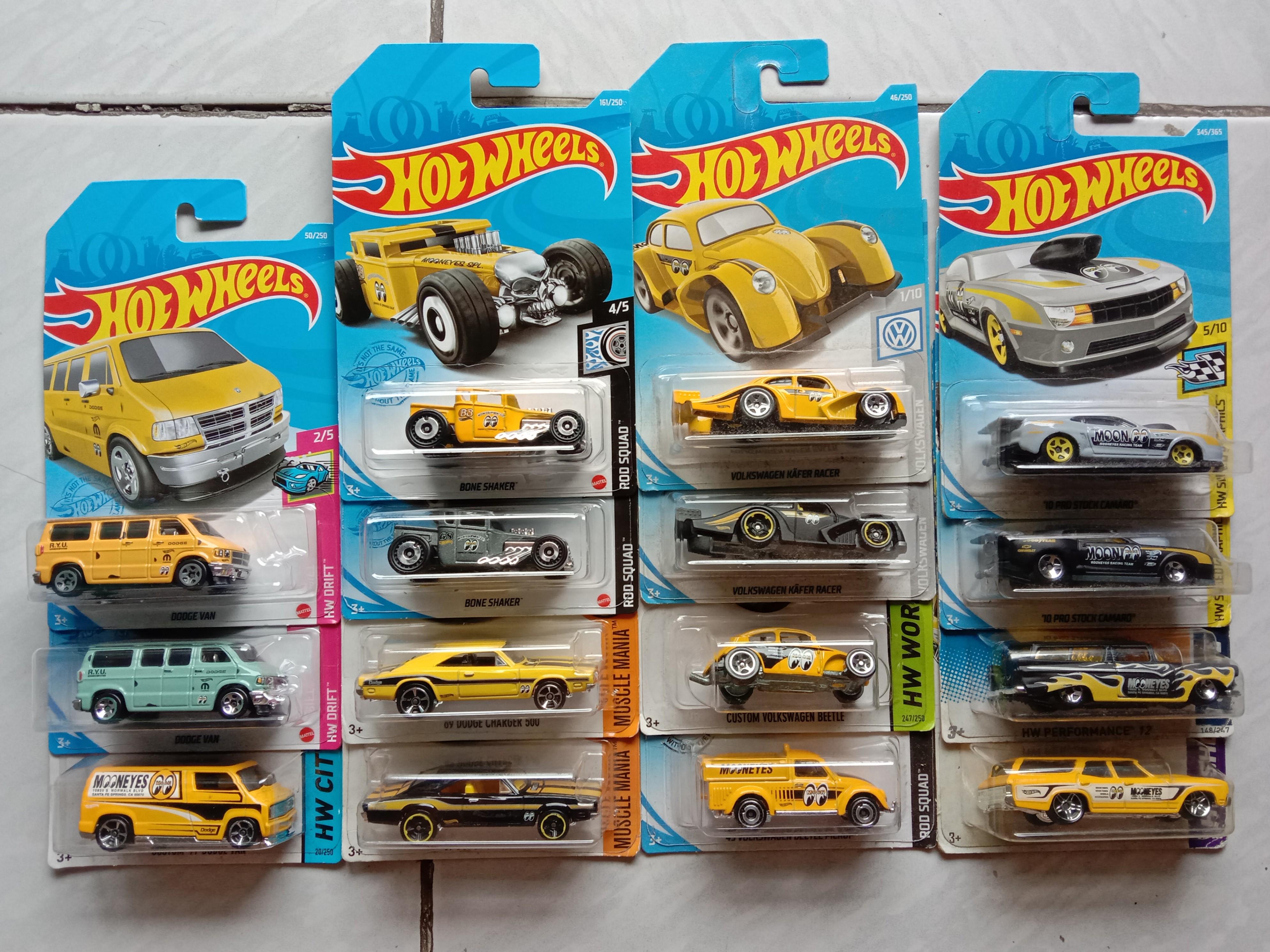 hotwheels MOON EYES