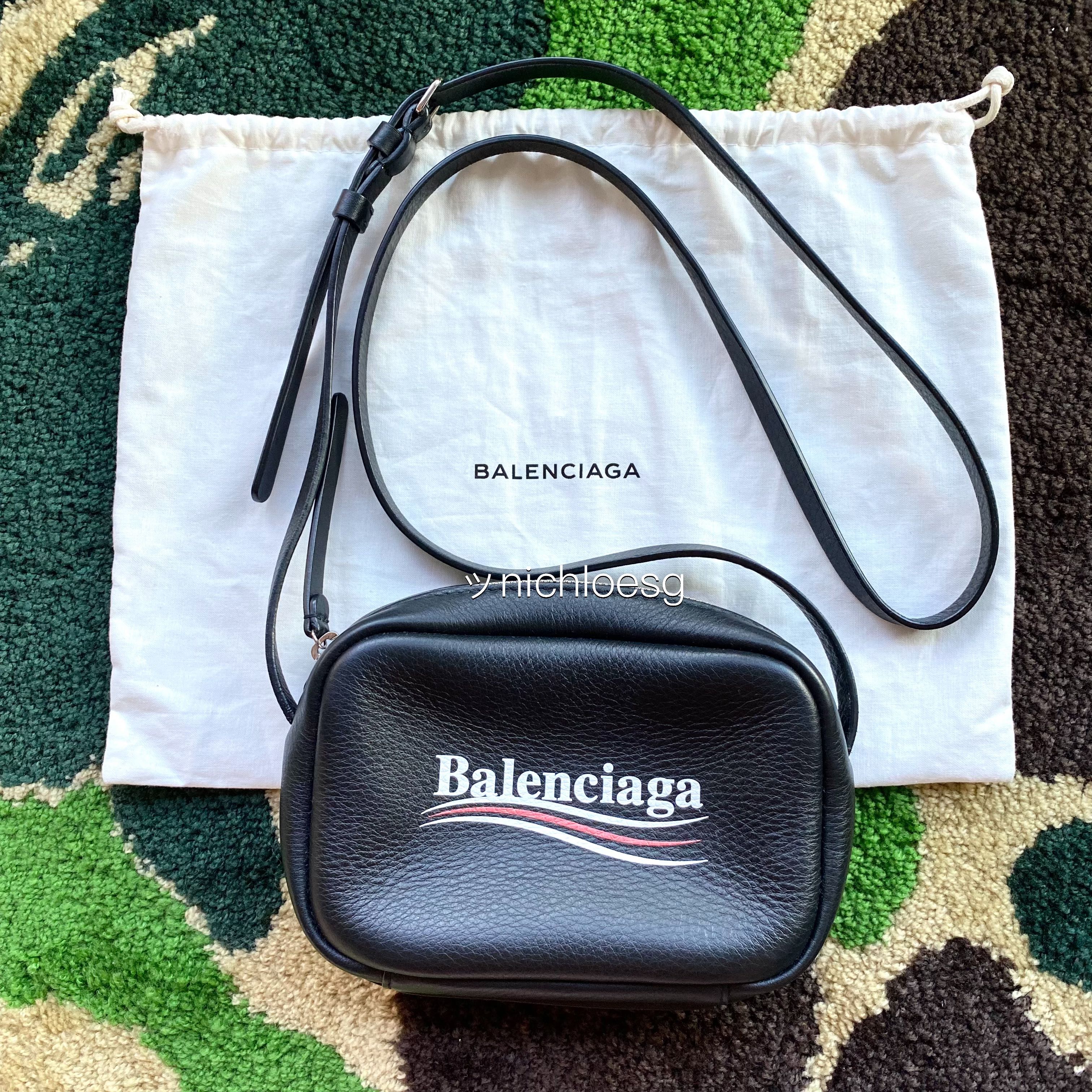 Balenciaga everyday xs 2025 leather camera bag