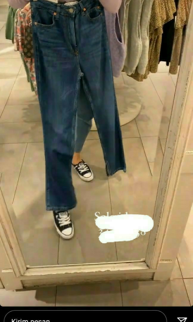 Jeans zara slim flare, Fesyen Wanita, Pakaian Wanita, Bawahan di Carousell