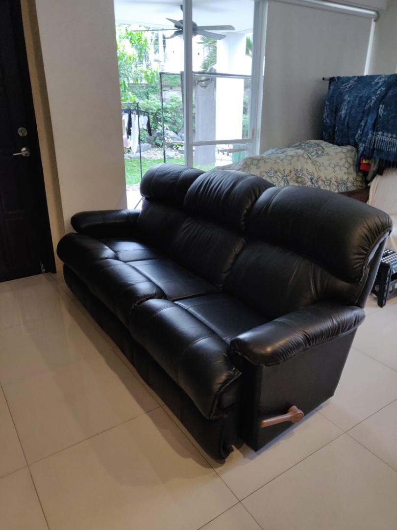 FREE SHIPPING LaZBoy Three Seater (Cardinal) Manual Recline Lazyboy