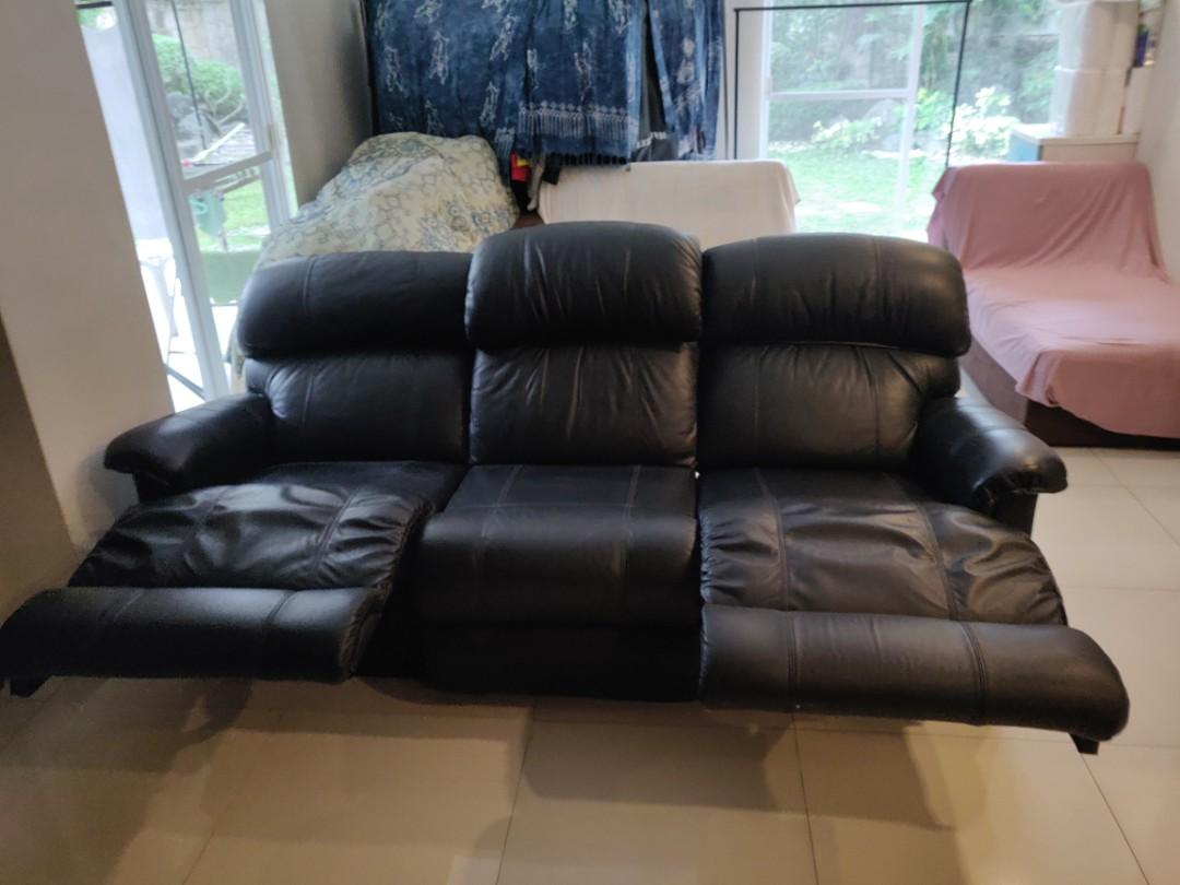 FREE SHIPPING LaZBoy Three Seater (Cardinal) Manual Recline Lazyboy