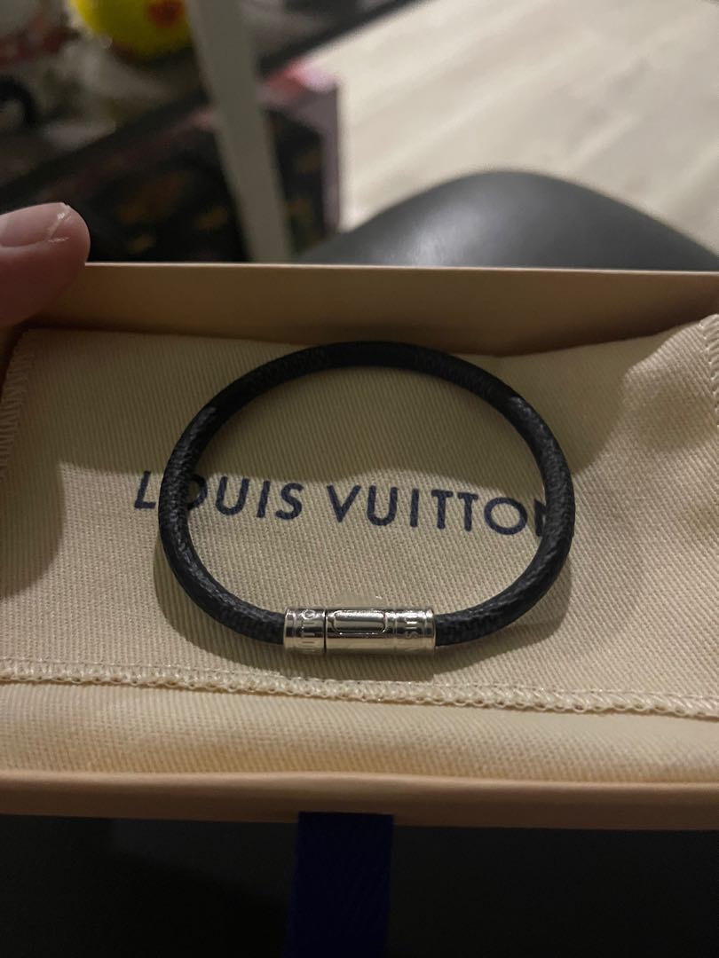 Louis Vuitton keep it bracelet Men s Fashion Watches