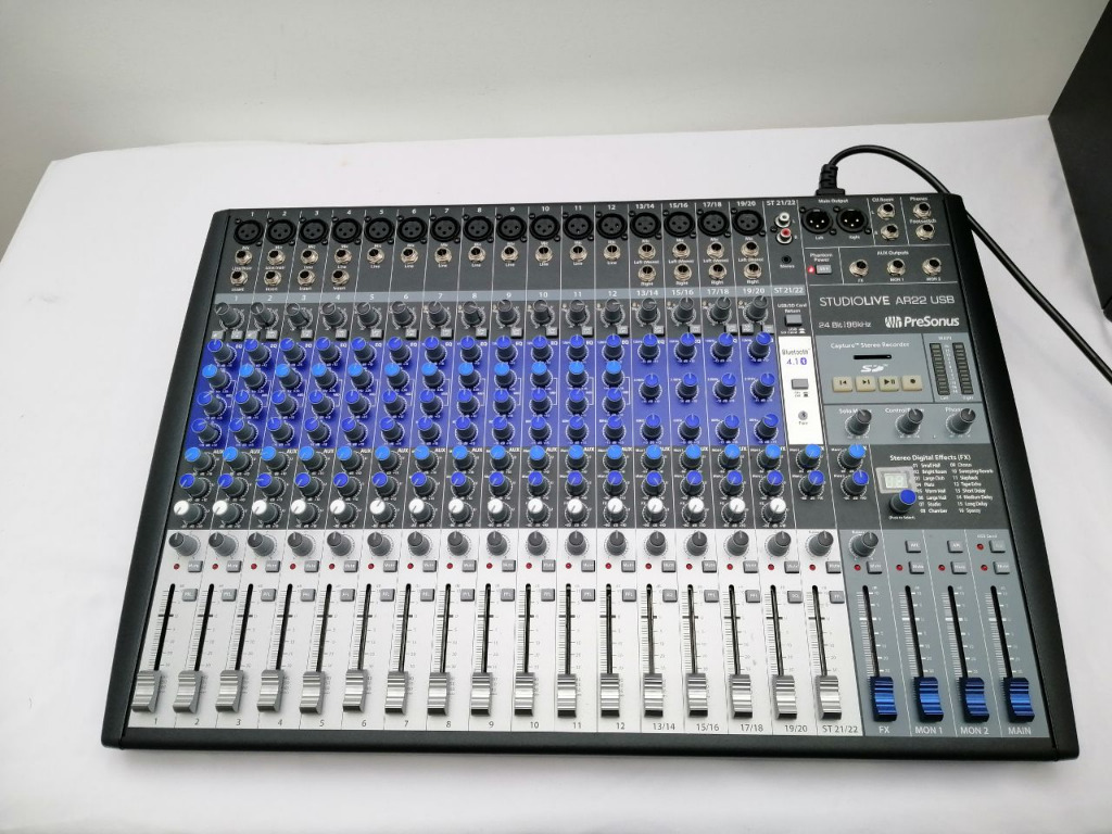 MIXER Studio Live AR22 USB22 Channel Hybrid Mixer for Live Recording