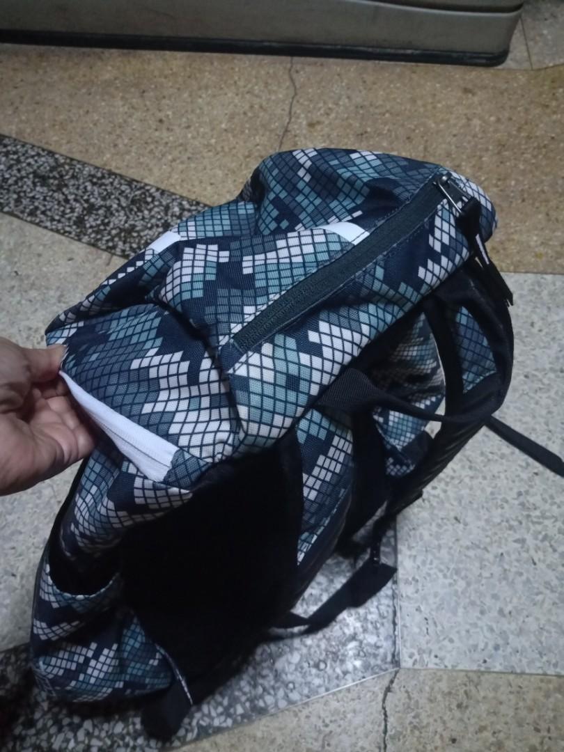 quad zip backpack nike