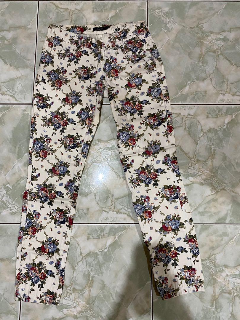 PRELOVED JEANS FLORAL PRINT BRAND 