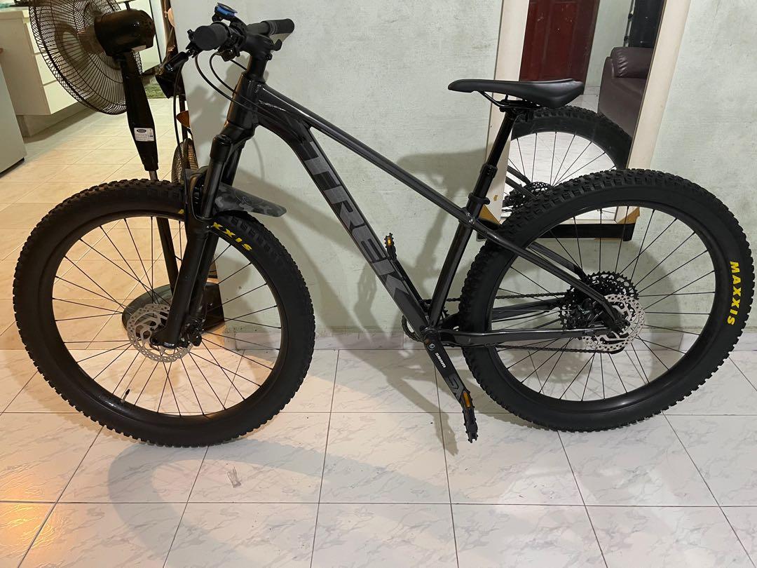 Trek roscoe sales 7 dnister black