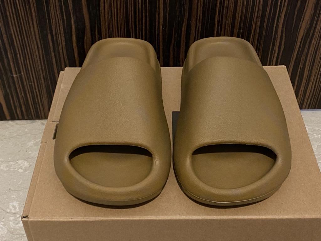 Yeezy slides Ochre, Women's Fashion, Footwear, Flipflops and