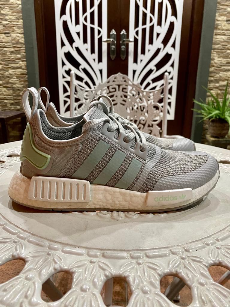 Blush adidas nmd sale
