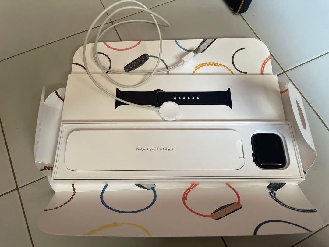 Apple watch SE 44mm GPS(warranty till 06/2022), Mobile Phones \u0026 Gadgets,  Wearables \u0026 Smart Watches on Carousell