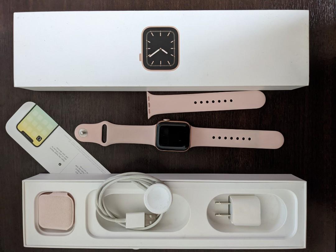 Apple watch series 5 Gold aluminum case 40 mm