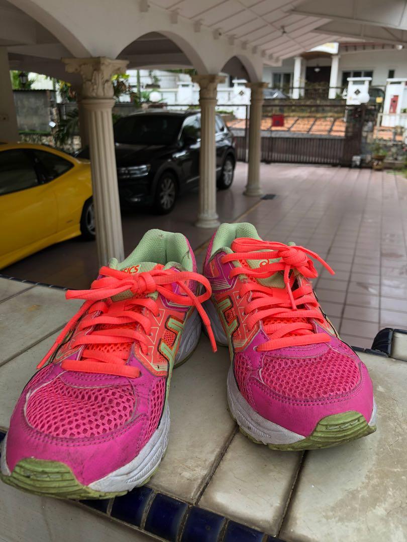 Size 4 sale asics shoes