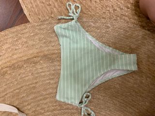 (Category: ) located in . Submitted by miclutters (Listing ID 1133066879, Image 1). Description: .