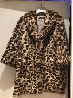Fake fur 3/4 sleeves coat bought from Japan, size M64243744930051110