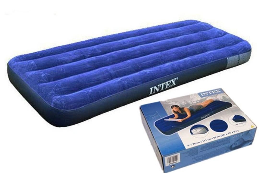 Intex sleeping on sale bag