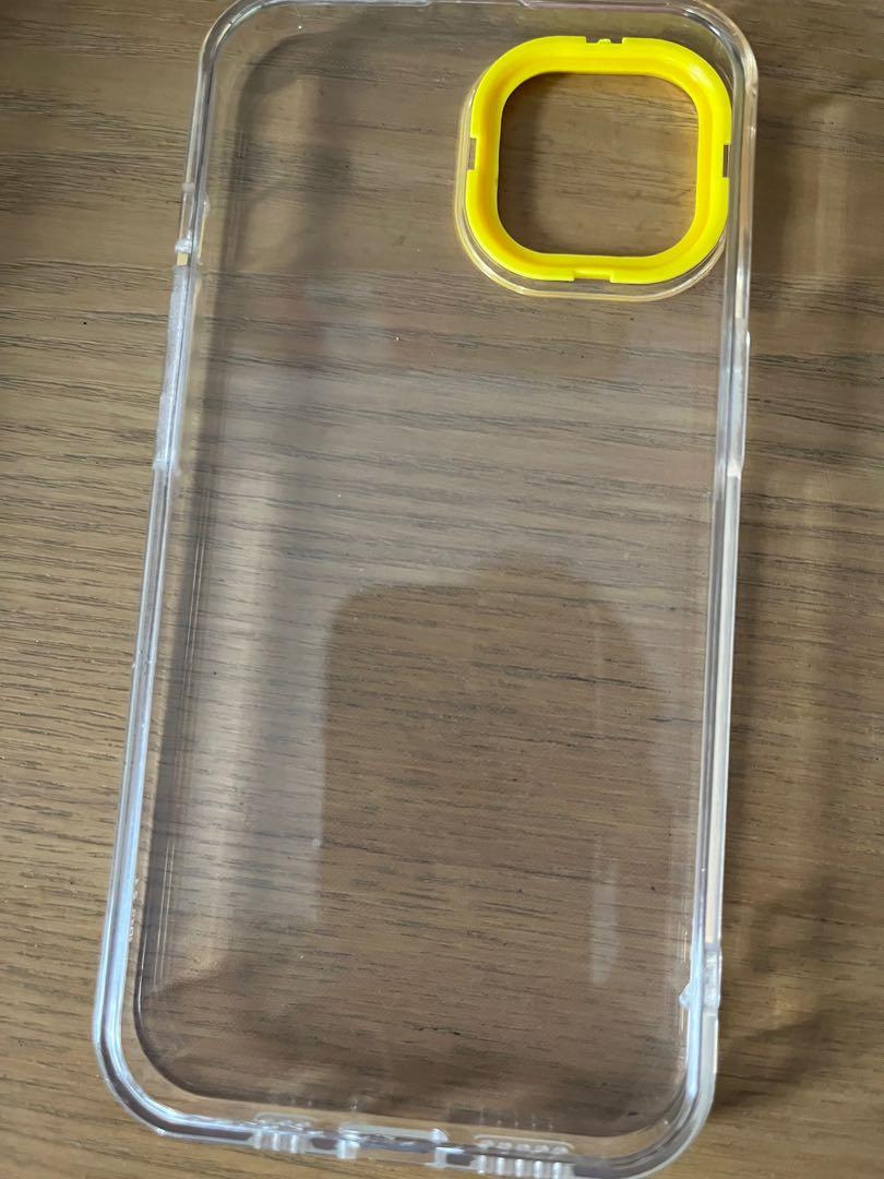 iPhone 13 casing (Category: Cases & Sleeves) located in Singapore. Submitted by onet.doublee (Listing ID 1133000913, Image 2). Description: Good quality iPhone 13 brand new transparent casing at a very good price. additional level to protect your camera lens Pardon the paper that is torn .