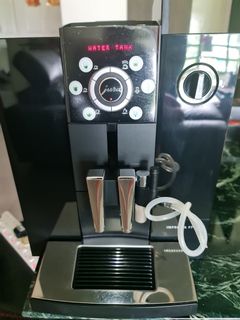 JURA Impressa F7 coffee machine, TV 