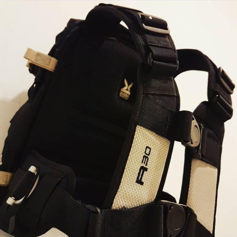 KRIEGA R30 WATERPROOF MOTORCYCLE BACKPACK c/w KRIEGA HARNESS POCKET