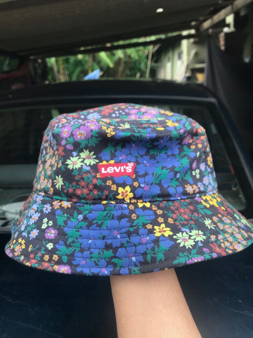 levis bucket hat, Men's Fashion, Watches & Accessories, Cap & Hats on  Carousell