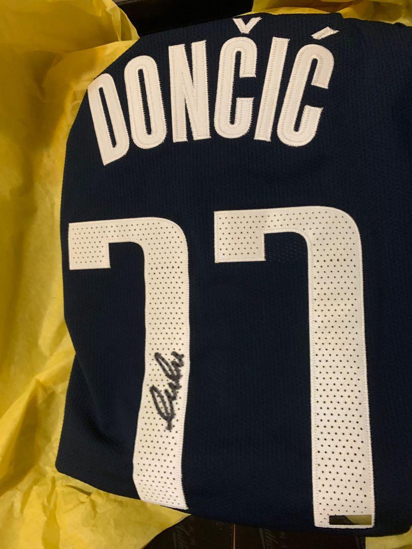 Luka Doncic panini 簽名球衣(Authentic), 男裝, 運動服裝- Carousell