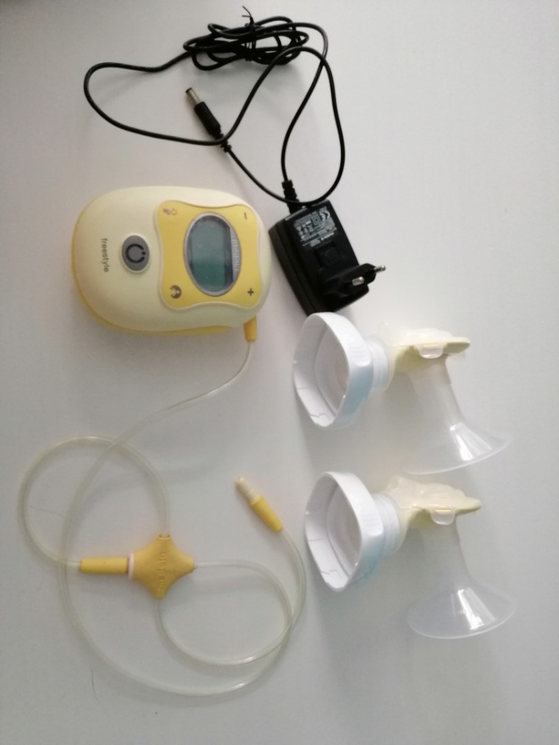 Medela Freestyle pump & Hegen bottle adapter, Babies & Kids, Nursing