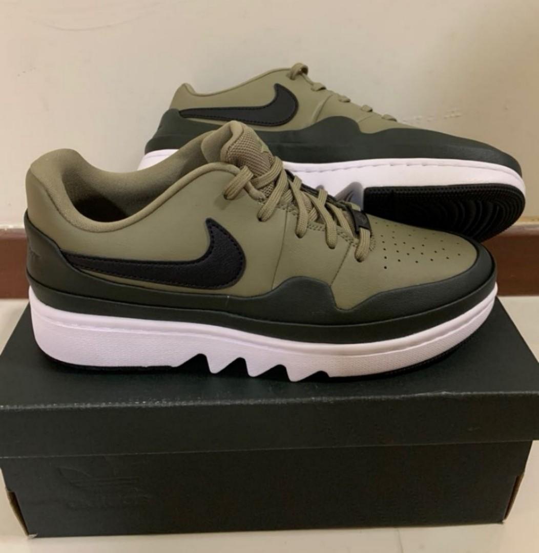 Nike air top low cut