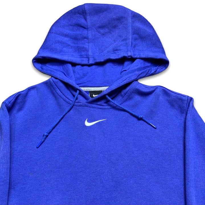Nike center logo shop