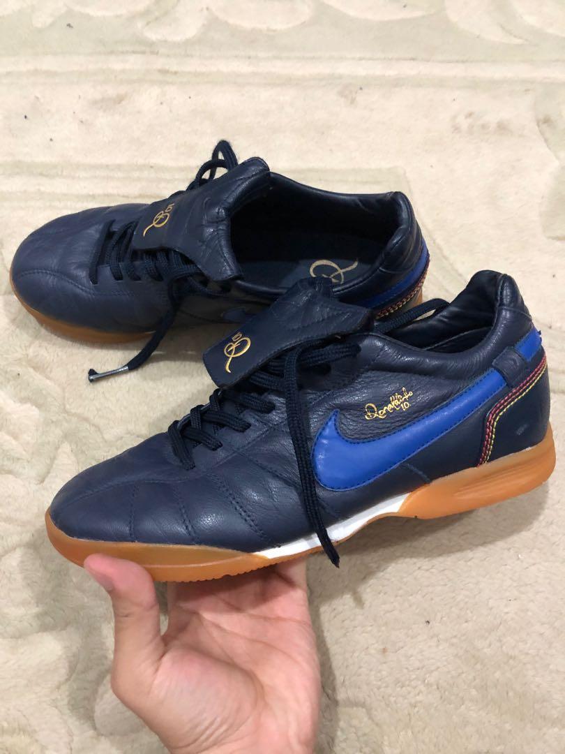 nike tiempo ronaldinho indoor