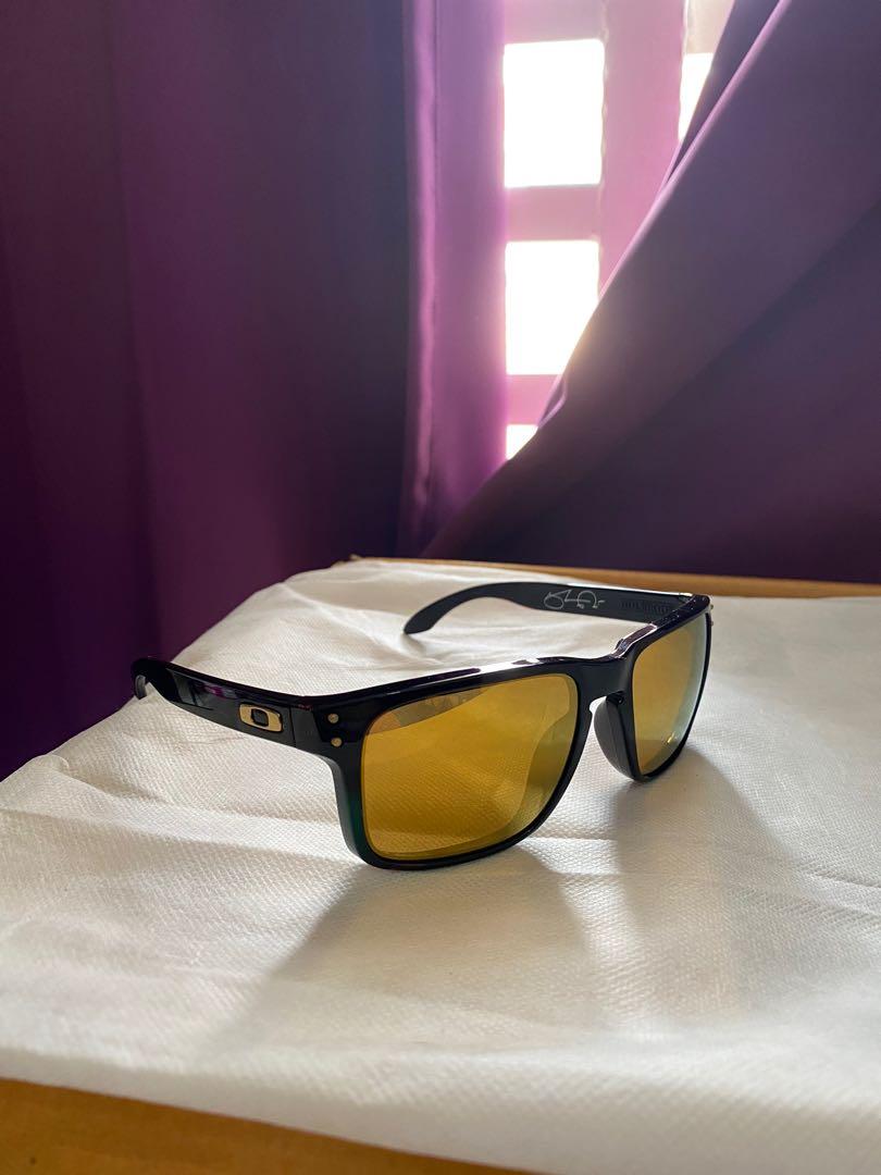 Oakley Holbrook Shaun White Signature Series Sunglasses, Men's Fashion,  Watches & Accessories, Sunglasses & Eyewear on Carousell